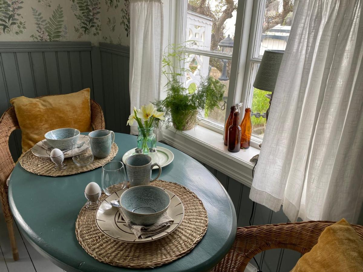 B&B Bland Ormbunkar Och Rosor Falkenberg Dış mekan fotoğraf