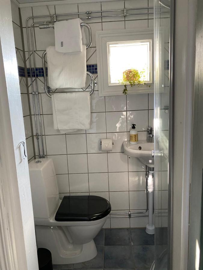 B&B Bland Ormbunkar Och Rosor Falkenberg Dış mekan fotoğraf