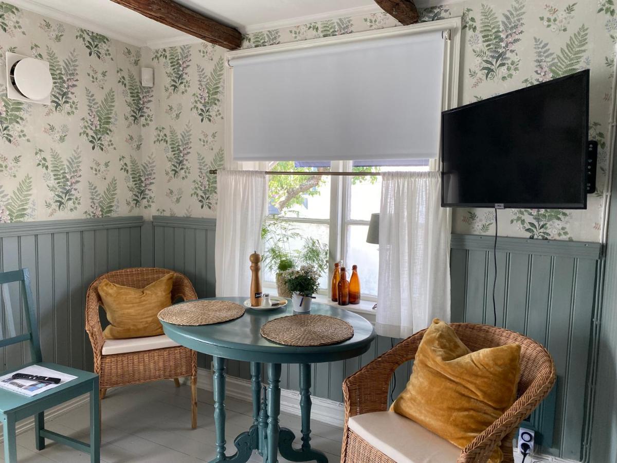 B&B Bland Ormbunkar Och Rosor Falkenberg Dış mekan fotoğraf